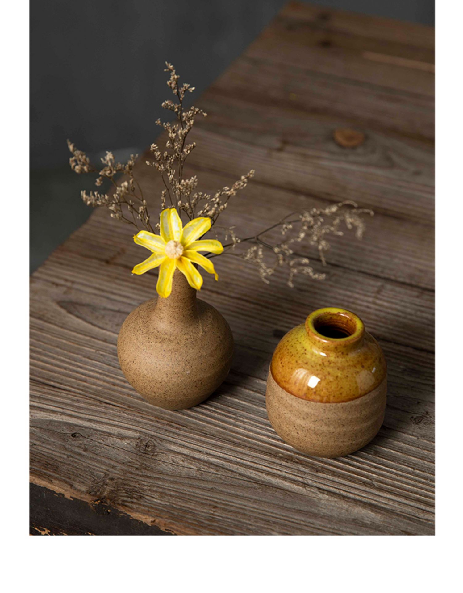 Creative handmade small vases, flower arrangements, mini ceramic ornaments, modern and minimalist wine cabinets, dry flower decorations, wholesale ornaments