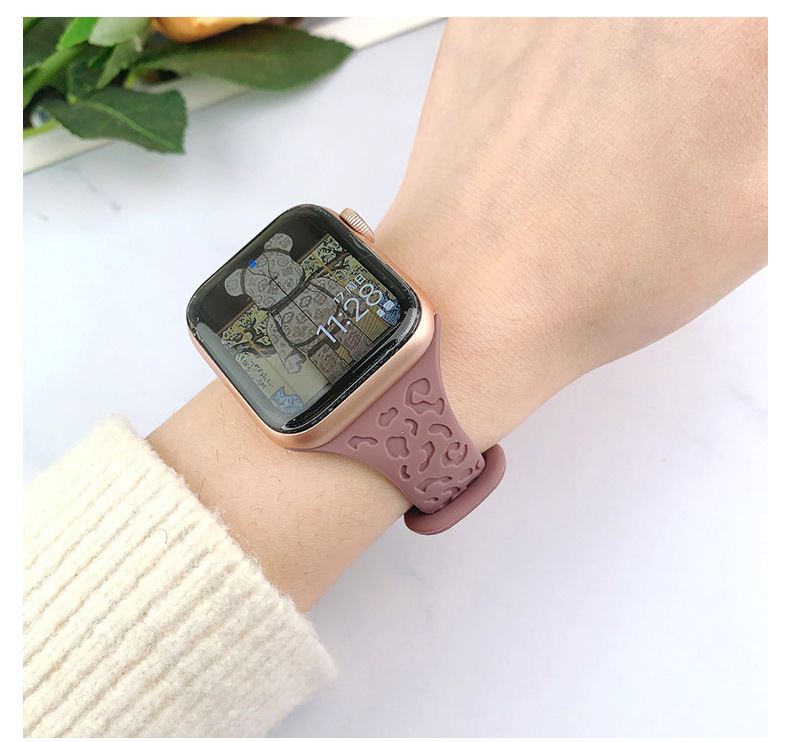 Suitable for Apple Watch with Applewatch 8th generation S9 universal small waist butterfly buckle concave leopard print silicone strap