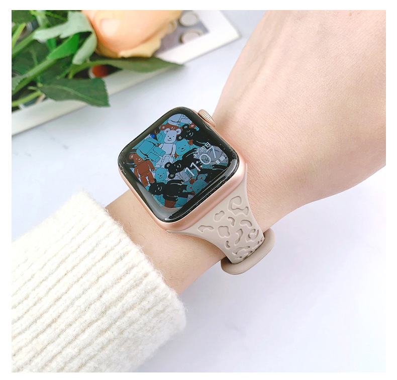 Suitable for Apple Watch with Applewatch 8th generation S9 universal small waist butterfly buckle concave leopard print silicone strap