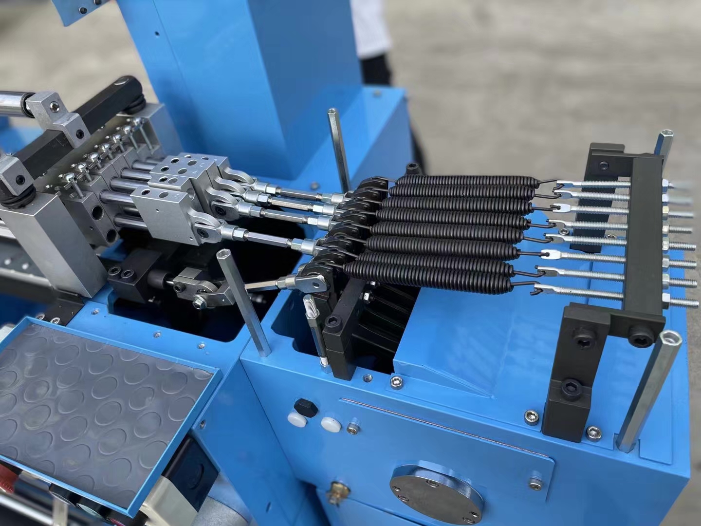 High-end Technology Manufacturing Automatic Crochet Knitting Machine Blue Comez Crochet Machine