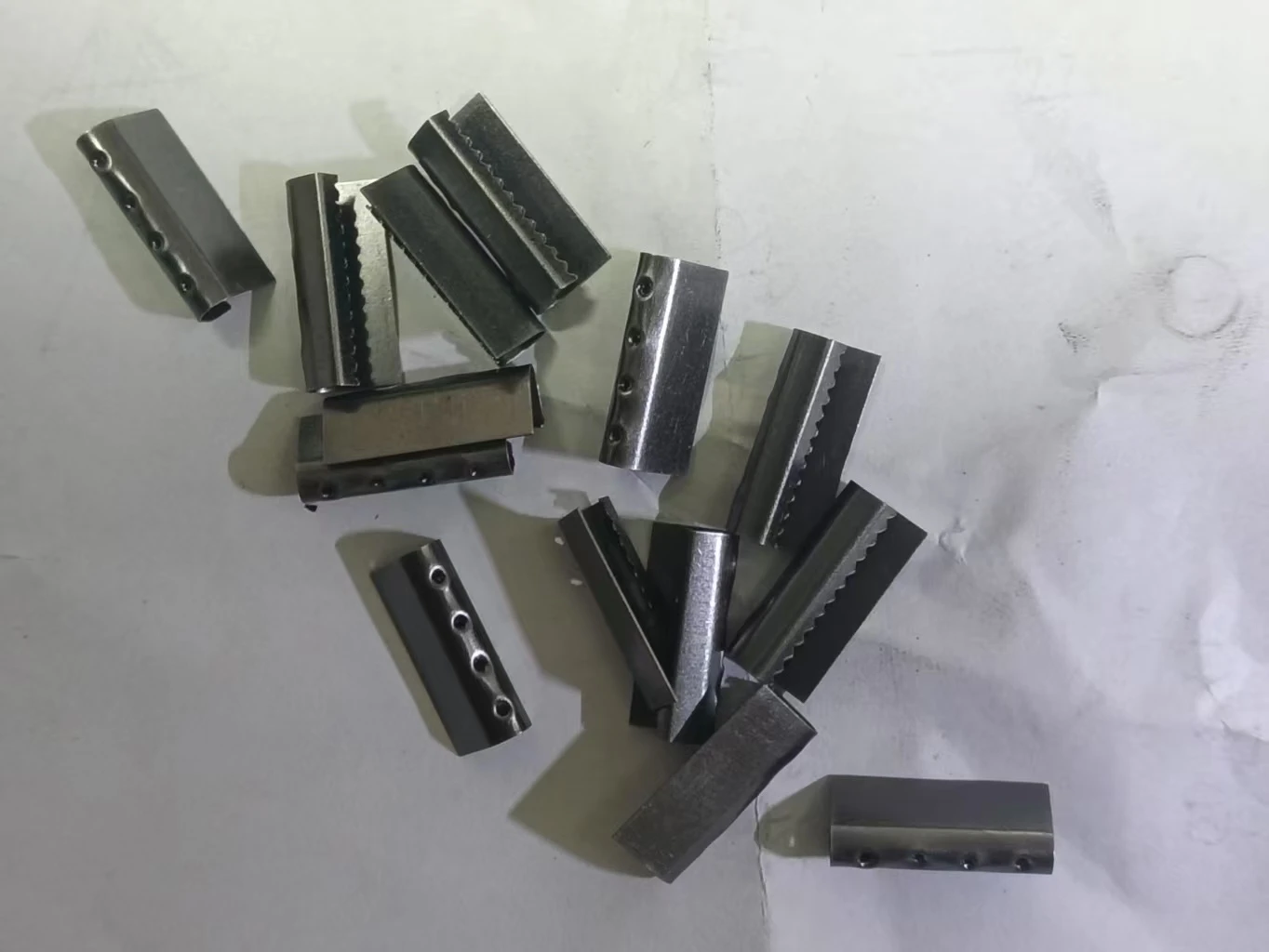 Rectangle Metal Toothed Clothing Tail Clip Belt End Tips Claw Metal Belt Tail Clip